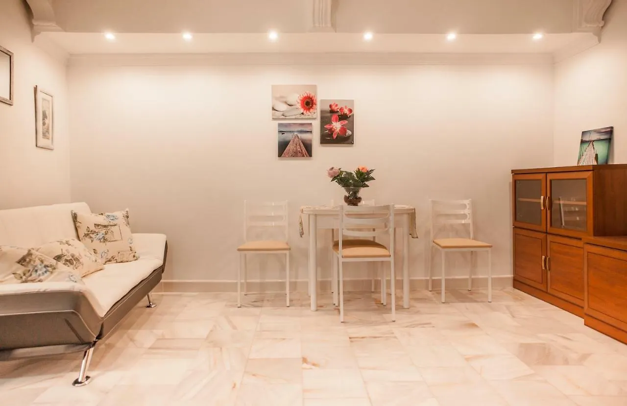 Aurinko 1 Tranquilo Y Agradable Apartamento En Los Boliches فوينخيرولا شقة